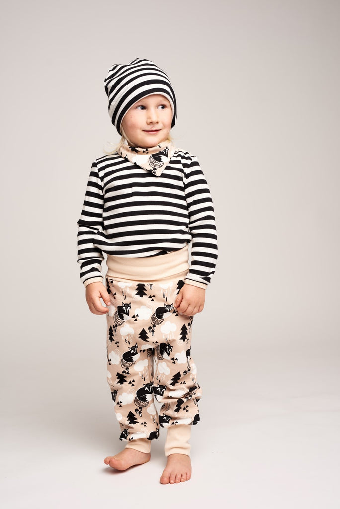 Lined baby hat "Black-white stripes" - Cheeky Apple