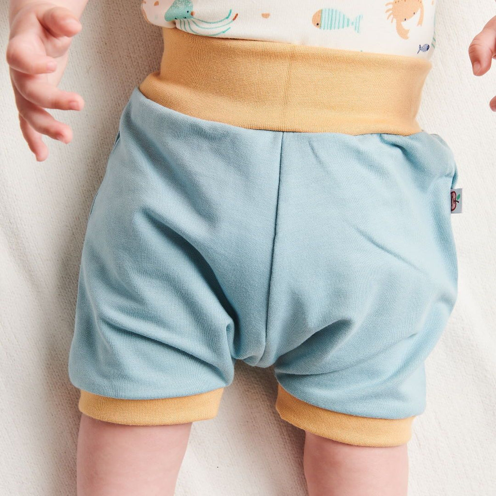 Organic basic shorts "French terry Frost" made from 95% organic cotton and 5% elastane