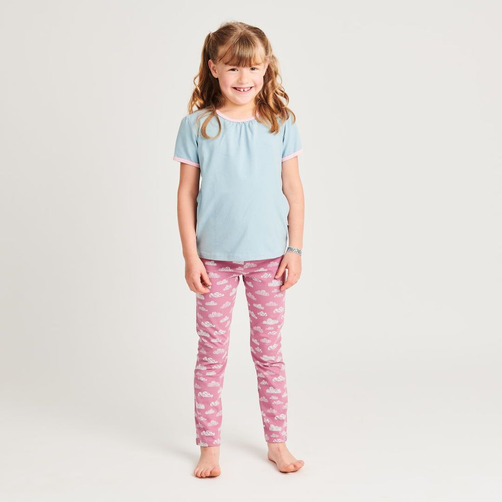 Organic girls shortsleeve top "Frost | Light Pink"  made from 97% organic cotton and 3% elastane